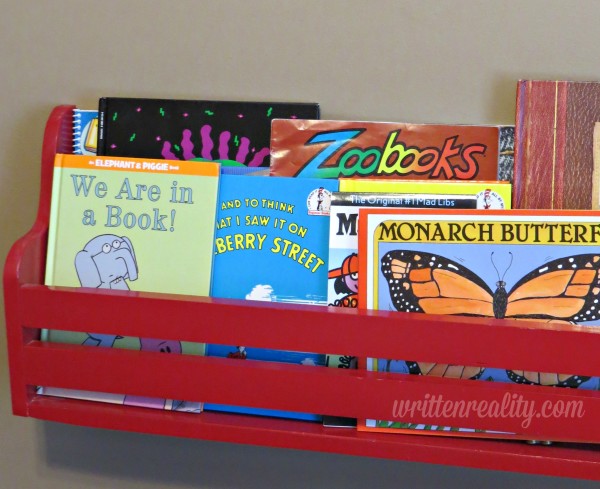 dig-picture-book-shelf