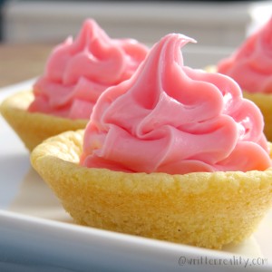 strawberry cookie cups