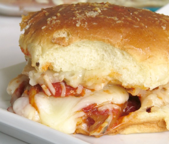 chicken-parmesan-sliders-2